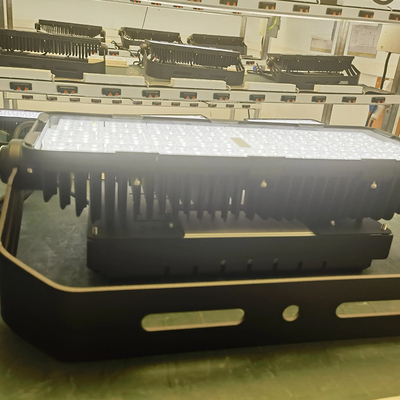 AC100 - 277V haut mât LED phare réglable angles phares marins LED